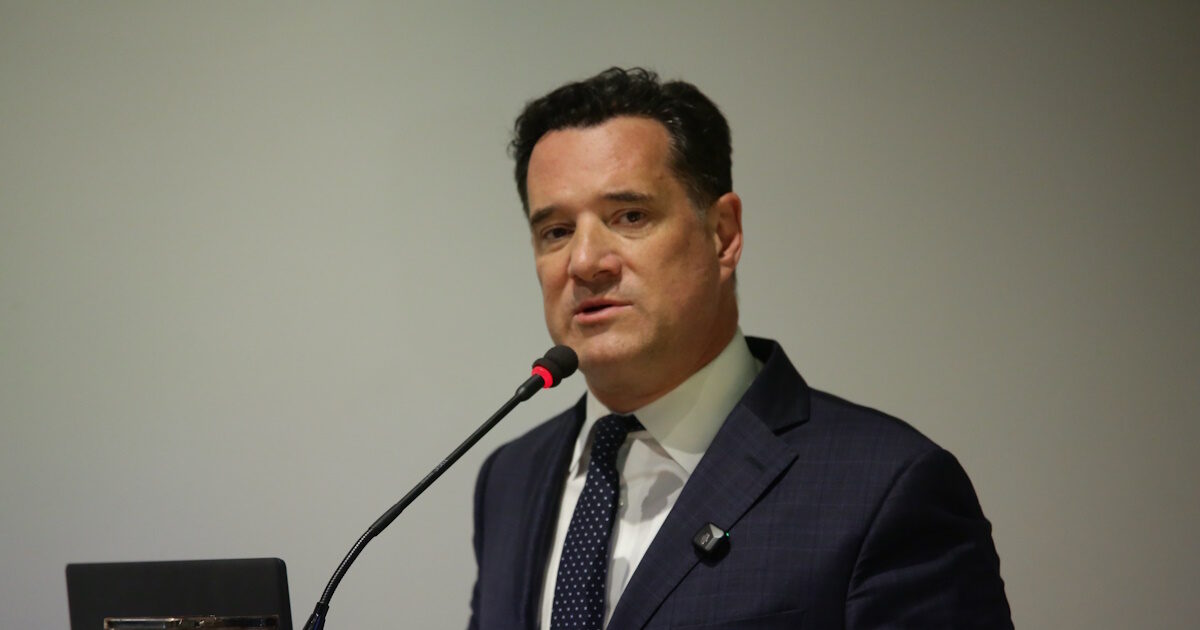 Ο-Άδωνις-Γεωργιάδης-εγκαινίασε-τον-πρώτο-προσομοιωτή-λαπαροσκοπικής-χειρουργικής-στο-Λαϊκό-Νοσοκομείο