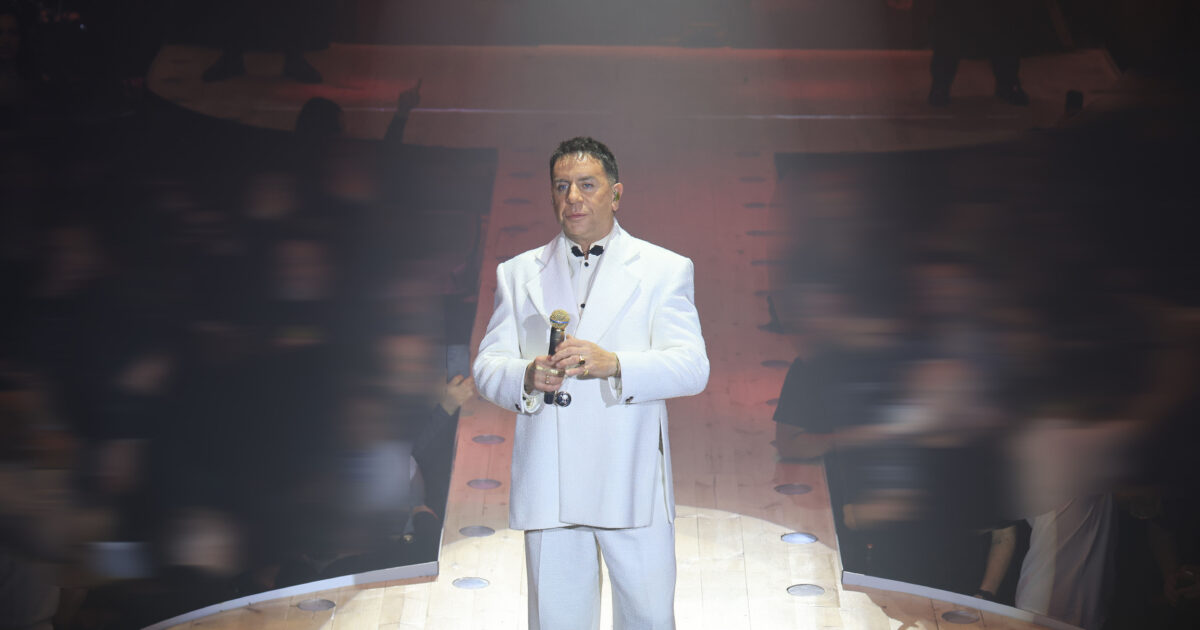 Ο-Γιώργος-Μαζωνάκης-μεταφέρθηκε-εσπευσμένα-σε-νοσοκομείο-με-έντονους-πόνους-και-πυρετό