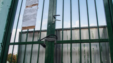 Χαλάνδρι:-4-ΕΔΕ-για-τη-διευθύντρια-του-ΕΠΑΛ-που-βάζει-τους-μαθητές-να-σκάβουν-–-Ζητούν-να-απομακρυνθεί-άμεσα