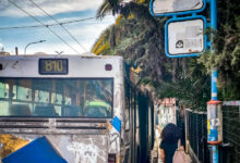 Πόρτο-Ράφτη:-Τρεις-ανήλικοι-πετούσαν-πέτρες-σε-αστικό-λεωφορείο-σπάζοντας-τα-τζάμια