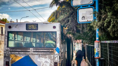 Πόρτο-Ράφτη:-Τρεις-ανήλικοι-πετούσαν-πέτρες-σε-αστικό-λεωφορείο-σπάζοντας-τα-τζάμια