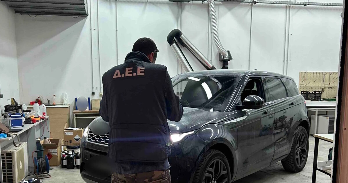 Σπείρα-έκλεβε-αυτοκίνητα-και-τα-πουλούσε-–-1,5-εκατομμύριο-ευρώ-η-λεία,-βίντεο-και-φωτογραφίες