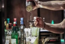 Εύβοια:-Στο-κέντρο-υγείας-Αλιβερίου-15χρονος-από-αλκοόλ-–-Χειροπέδες-σε-πατέρα-και-καταστηματάρχη