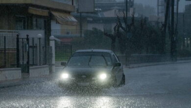 Καιρός:-Τσικνοπέμπτη-με-βροχές-και-καταιγίδες-–-Έρχονται-δυο-κύματα-κακοκαιρίας