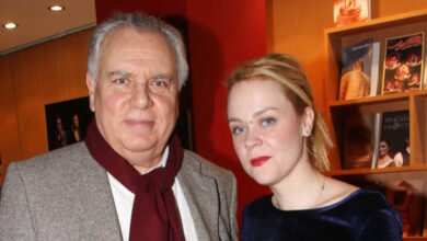 Λένα-Παπαληγούρα:-Συντετριμμένη-από-τον-θάνατο-του-πατέρα-της-–-Η-σχέση-αγάπης-και-η-αφιέρωση-που-του-είχε-κάνει