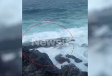 Ελαφόνησος:-Βίντεο-ντοκουμέντο-από-την-προσάραξη-του-σκάφους-με-τους-4-επιβαίνοντες