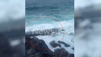 Ελαφόνησος:-Βίντεο-ντοκουμέντο-από-την-προσάραξη-του-σκάφους-με-τους-4-επιβαίνοντες