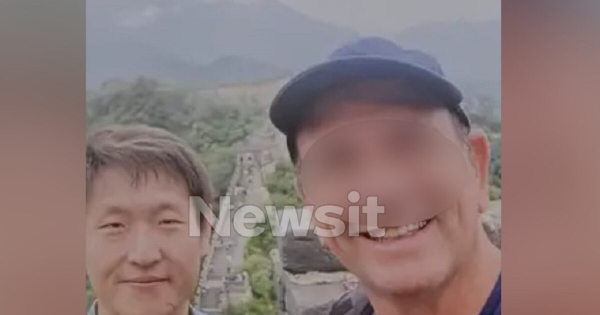 Ο-σμήναρχος-–-κατάσκοπος-έβγαζε-σέλφι-χαμογελώντας-με-τους-Κινέζους-που-τον-στρατολόγησαν