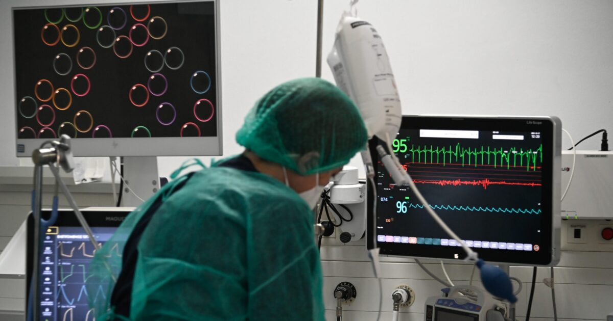 ΕΟΔΥ:-15-νεκροί-από-γρίπη-την-τελευταία-εβδομάδα-–-13-σοβαρά-ασθενείς-στις-ΜΕΘ