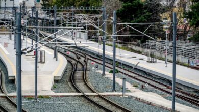 Ζεφύρι:-Στα-χέρια-των-αρχών-38χρονος-που-έκλεψε-100-μέτρα-καλώδια-από-τον-Προαστιακό