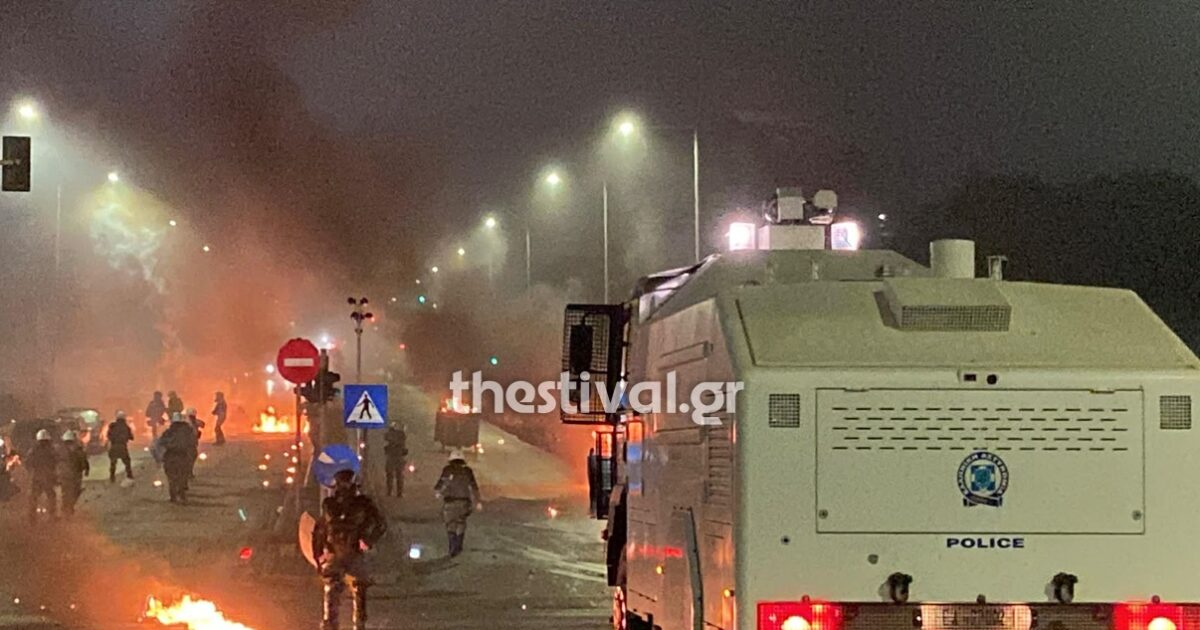 ΑΠΘ:-Στις-10-το-βράδυ-θα-κλείνουν-τα-κτίρια-του-πανεπιστημίου-μετά-τα-επεισόδια