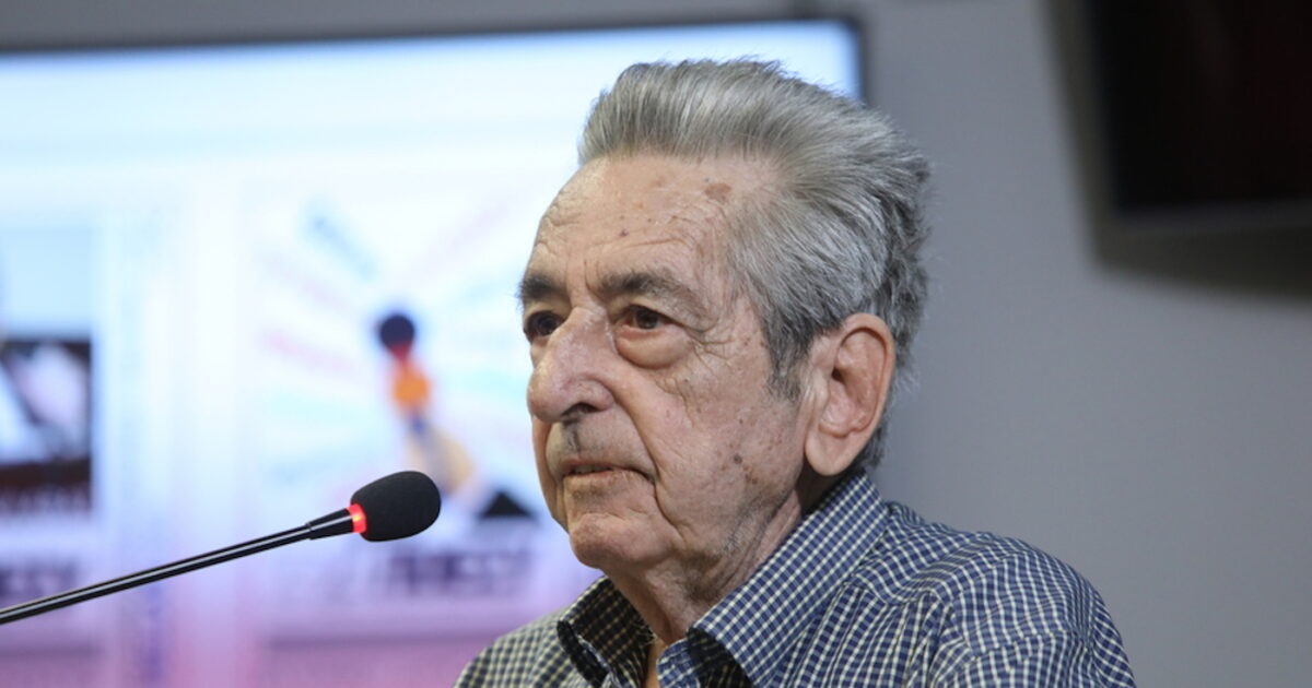 Πέθανε-ο-δημοσιογράφος-Αριστείδης-Μανωλάκος,-πρώην-πρόεδρος-της-ΕΣΗΕΑ