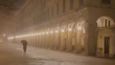 Κέρκυρα:-Πλημμύρισε-το-Λιστόν-από-την-κακοκαιρία-–-Μεγάλες-ζημιές-σε-δρόμους-του-νησιού