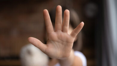 Άνω-Λιόσια:-44χρονος-κακοποιούσε-σεξουαλικά-2-παιδιά-–-Ο-πατέρας-του-ενός-κανόνιζε-τα-ραντεβού-της-φρίκης-έναντι-αμοιβής