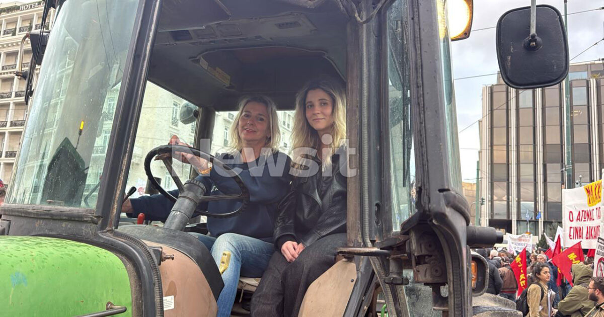 Οι-αγρότισσες-που-έκλεψαν-την-παράσταση-με-το-τρακτέρ-τους-στο-Σύνταγμα