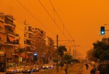 Διπρόσωπος-ο-καιρός-το-Σαββατοκύριακο:-Αφρικανική-σκόνη,-βροχές-και-υψηλές-θερμοκρασίες