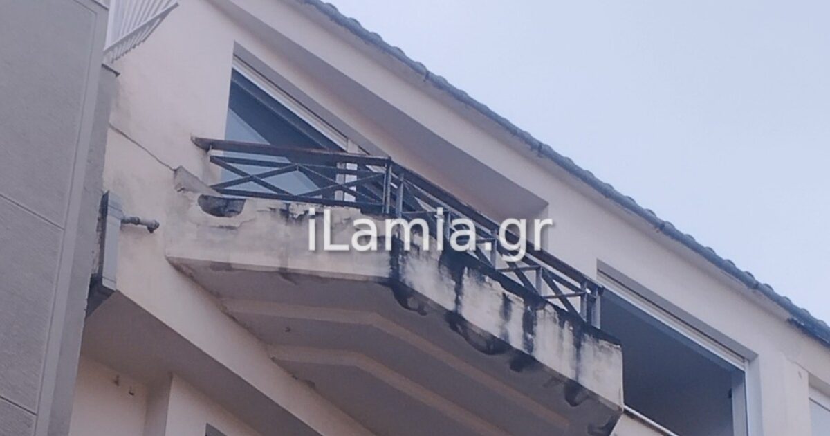 Λαμία:-Γυναίκα-ανασύρθηκε-νεκρή-μετά-από-φωτιά-στο-σπίτι-της-–-Απεγκλωβίστηκαν-2-γυναίκες-από-διπλανό-διαμέρισμα