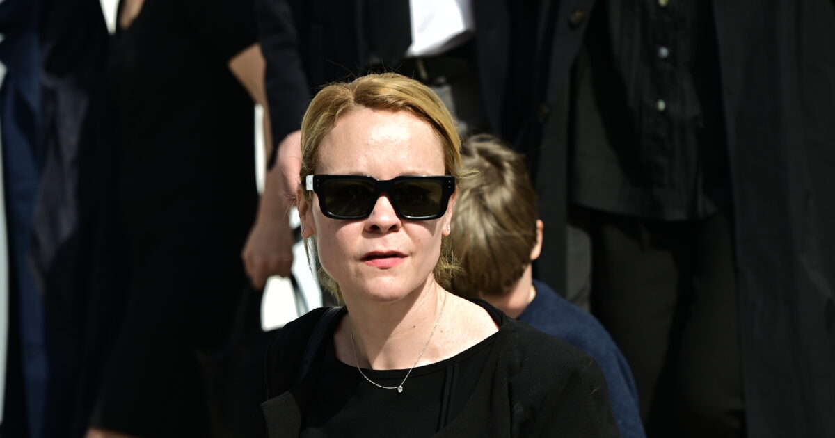 Λένα-Παπαληγούρα:-Ο-συγκινητικός-επικήδειος-στην-κηδεία-του-πατέρα-της,-Αναστάση-Παπαληγούρα-–-«Έδειξε-τι-σημαίνει-αξιοπρέπεια»