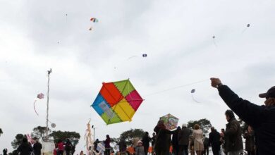 Καθαρά-Δευτέρα-2026:-Πότε-πέφτει-η-αργία-και-τι-ισχύει-για-εργαζόμενους-και-σχολεία-–-Τα-έθιμα-και-οι-παραδοσιακοί-μεζέδες