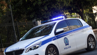 Πέλλα:-Προσποιήθηκε-τον-λογιστή-και-έκλεψε-χρυσές-λίρες-και-5.000-ευρώ-από-ανήλικη