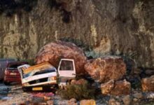 Στο-έλεος-της-κακοκαιρίας-η-Ήπειρος:-Κατολισθήσεις-και-ζημιές-σε-Πάργα-και-Πρέβεζα-–-Βράχια-καταπλάκωσαν-αυτοκίνητο