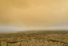 Καιρός:-Καταιγίδες-και-άνεμοι-έως-9-μποφόρ-σφυροκοπούν-την-χώρα-–-Δείτε-χάρτες-με-την-πορεία-της-αφρικανικής-σκόνης