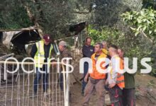 Κατάκολο:-Ειδικό-κλιμάκιο-από-την-Αθήνα-επιχειρεί-για-την-απομάκρυνση-του-βράχου-40-τόνων-–-Εντοπίστηκε-βαθιά-ρωγμή-στο-βουνό