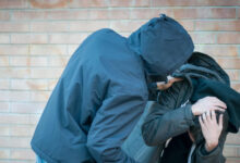 Νίκαια:-«Δεν-υπήρξε-σεξουαλική-κακοποίηση,-ήταν-φάρσα»-λέει-η-μητέρα-του-19χρονου-που-συνελήφθη-μετά-την-καταγγελία-του-17χρονου