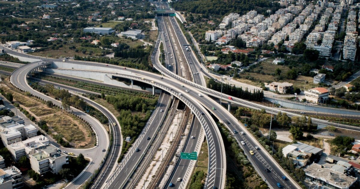 Αττική-Οδός:-Παρατείνονται-μέχρι-τη-Δευτέρα-οι-κυκλοφοριακές-ρυθμίσεις-–-Οι-κλειστές-είσοδοι-και-οι-εναλλακτικές-διαδρομές