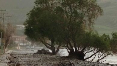 Εικόνες-καταστροφής-από-την-κακοκαιρία:-Κατολισθήσεις,-πλημμύρες,-θυελλώδεις-άνεμοι-και-αφρικανική-σκόνη-στήνουν-απόκοσμο-σκηνικό