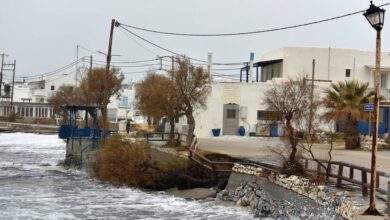 Νάξος:-«Βούλιαξε»-τμήμα-του-δρόμου-στον-Άγιο-Προκόπιο-–-Εκτεταμένες-οι-ζημιές,-φόβοι-για-ολική-κατάρρευσή-του