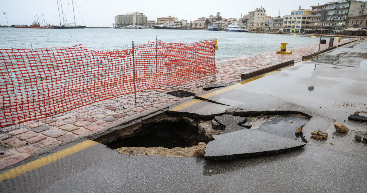 Κακοκαιρία:-Αμέτρητες-καθιζήσεις,-κατολισθήσεις-και-πλημμύρες-σε-Τζουμέρκα,-νησιά-του-Αιγαίου-και-Ήπειρο