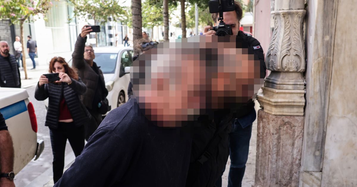 Ηράκλειο:-Στο-δωμάτιο-του-δράστη-βρέθηκαν-τα-κλειδιά-του-αυτοκινήτου-για-τα-οποία-έγινε-η-στυγερή-αδελφοκτονία