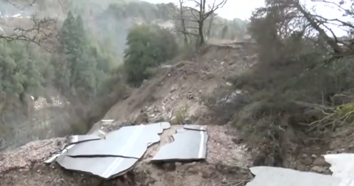 Η-κακοκαιρία-«σαρώνει»-τη-χώρα:-Πλημμύρες-και-κατολισθήσεις-από-Τζουμέρκα-μέχρι-Σαμοθράκη-–-Σοβαρά-προβλήματα-σε-δρόμους-και-σπίτια