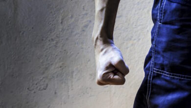 Βόλος:-Έσπασε-την-πόρτα-και-όρμησε-να-σκοτώσει-μητέρα-δύο-παιδιών-–-Την-έσωσε-το-panic-button