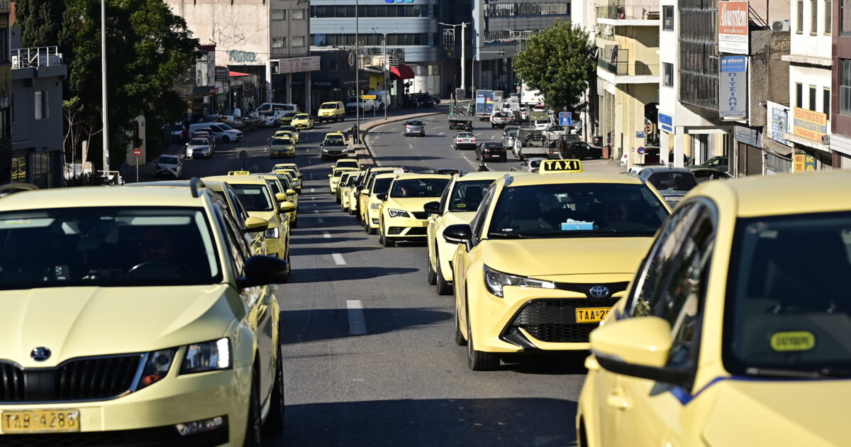 Απεργία-ταξί:-«Χειρόφρενο»-για-3-ημέρες-τραβούν-οι-οδηγοί-στην-Αττική-–-Τα-κύρια-αιτήματα-του-ΣΑΤΑ