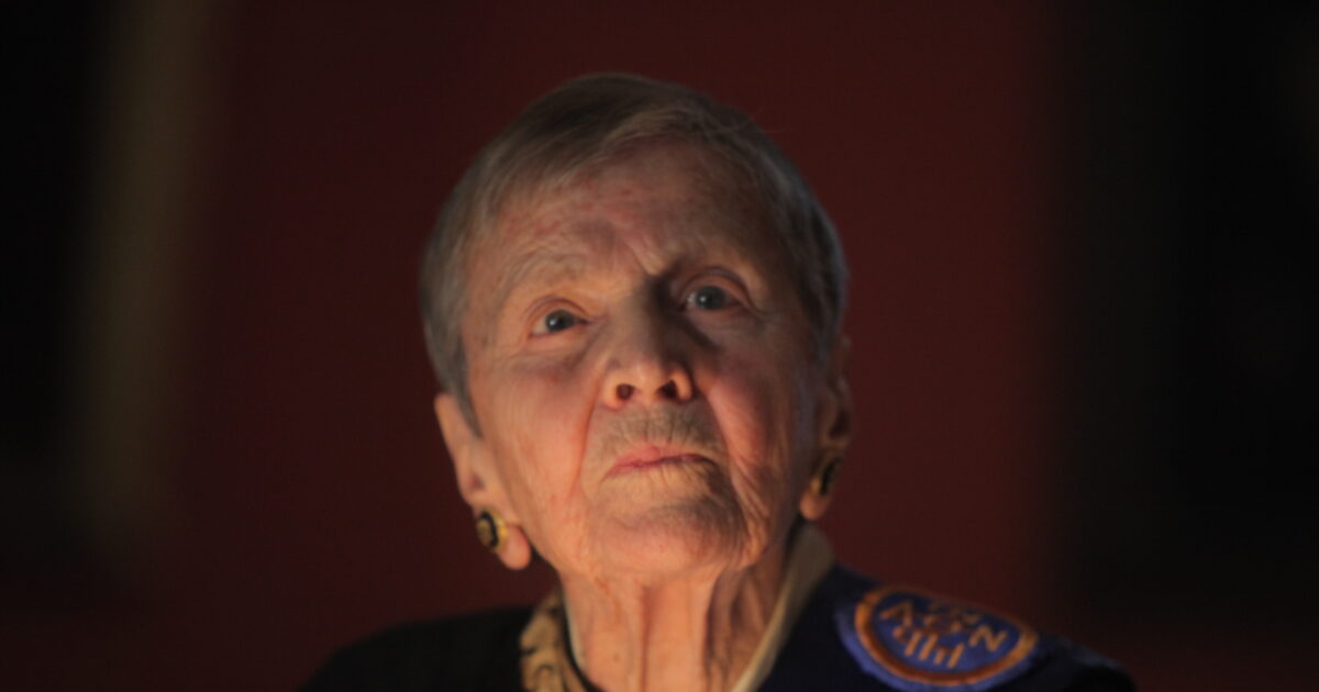 Ελένη-Γλύκατζη-Αρβελέρ:-Δημοσία-δαπάνη-η-κηδεία-της-διακεκριμένης-βυζαντινολόγου,-σε-λαϊκό-προσκύνημα-η-σορός-της