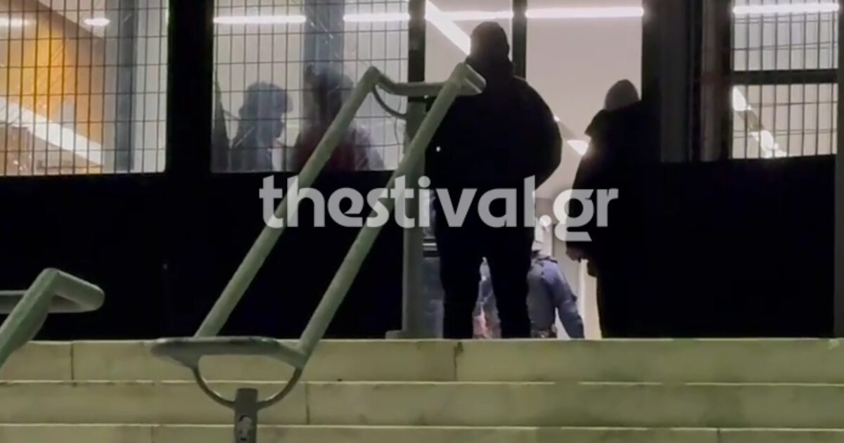 ΑΠΘ:-Πάνω-από-40-προσαγωγές-σε-νέα-επέμβαση-της-αστυνομίας-–-Βίντεο