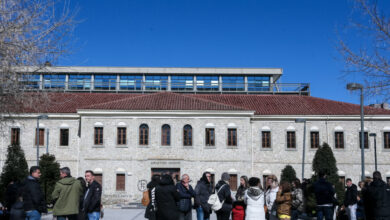 Βιολάντα:-Απολογείται-ο-ιδιοκτήτης-για-την-φονική-έκρηξη-–-Ξανά-έξω-από-το-δικαστήριο-εργαζόμενοι-για-συμπαράσταση