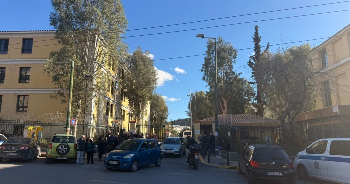 Απόδραση-κρατουμένου-από-τα-δικαστήρια-της-Ευελπίδων-–-Έφυγε-ανενόχλητος-από-την-πίσω-πλευρά