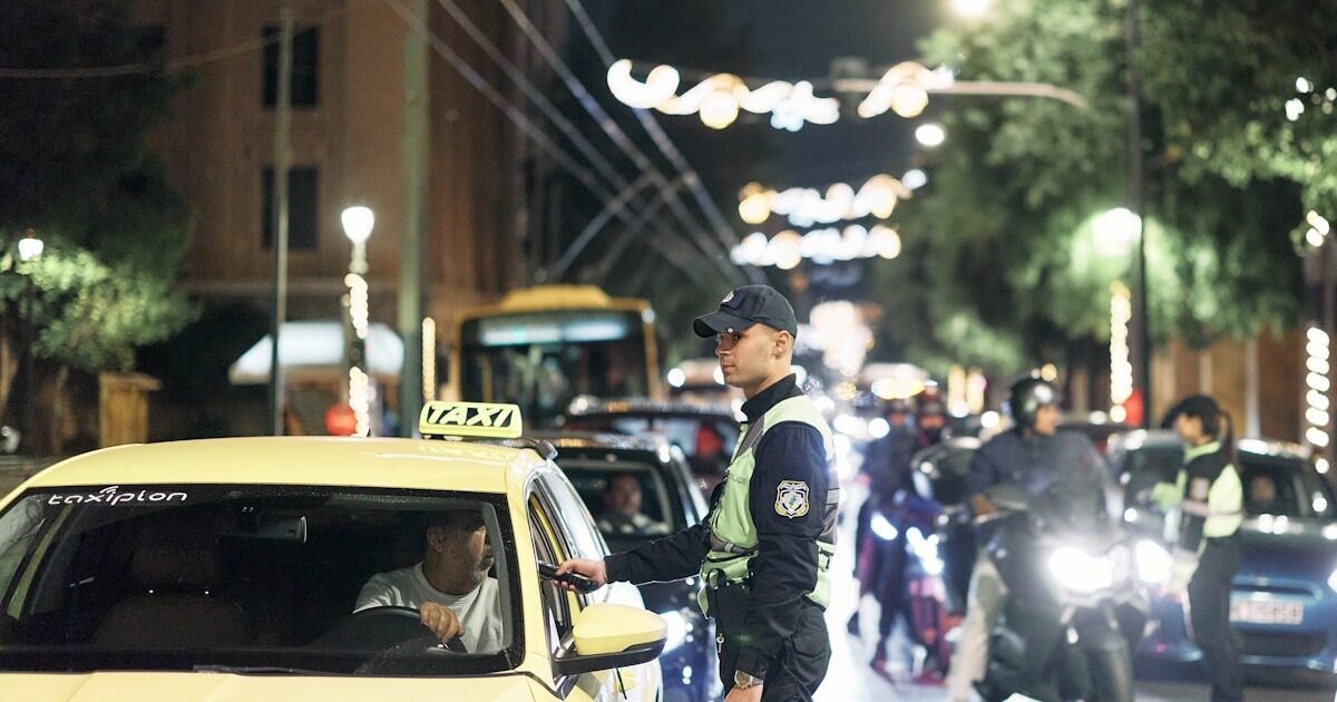 «Τσιλιαδόροι»-μπαίνουν-στη-θέση-μεθυσμένων-οδηγών-και-περνούν-τα-αλκοτέστ-στα-μπλόκα