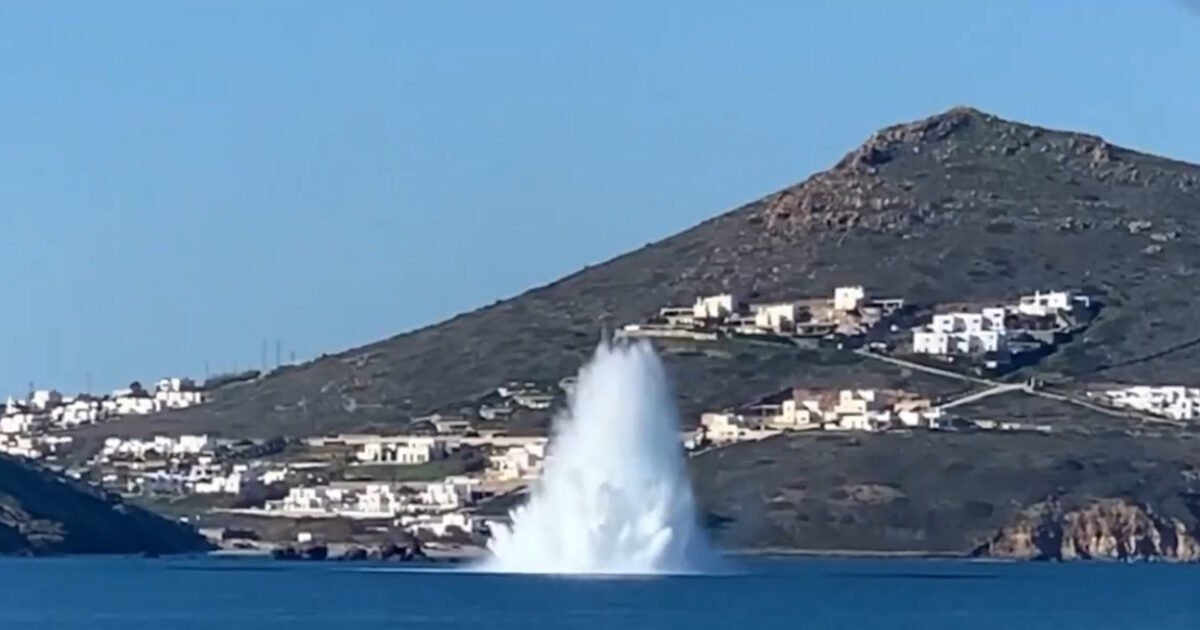 Νάξος:-Βίντεο-η-στιγμή-εξουδετέρωσης-της-νάρκης-με-ελεγχόμενη-έκρηξη