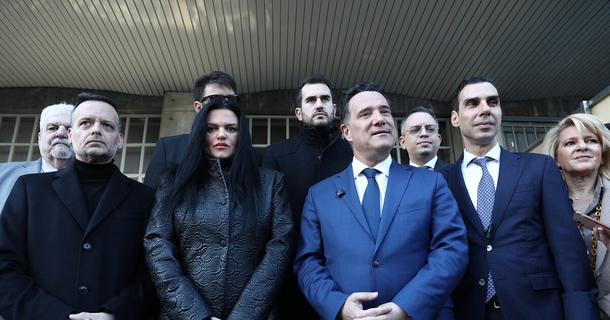 Ο-πρόεδρος-της-«la-vie-en-rose»,-Νίκος-Μαλακοδήμος-για-το-τάμα-και-τη-δωρεά-για-την-Ογκολογική-Μονάδα