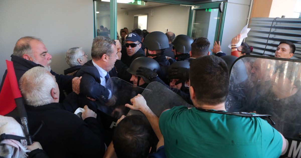 Κωνσταντία-Δημογλίδου-για-τα-επεισόδια-στο-Γενικό-Κρατικό-Νίκαιας:-Κάποιοι-ήθελαν-να-δουν-εικόνες-να-ανοίγουν-το-κεφάλι-του-υπουργού,-τραυματίστηκαν-αστυνομικοί