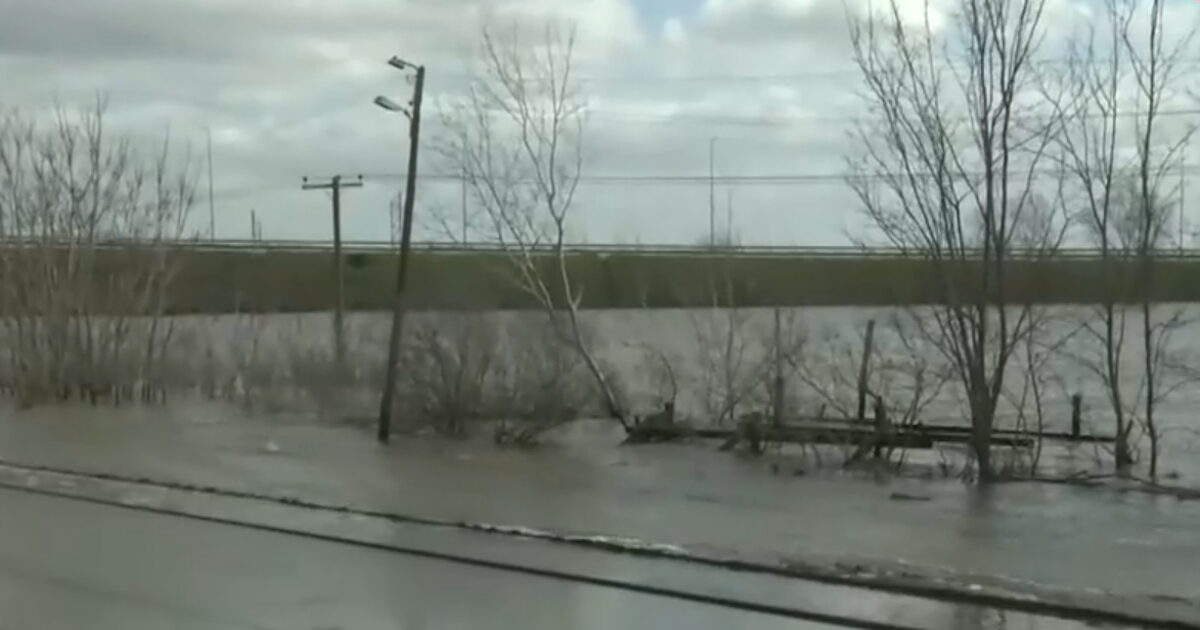 Έβρος:-Σε-κόκκινο-συναγερμό-η-περιοχή-–-Κάτω-από-το-νερό-50.000-στρέμματα,-ανησυχία-για-την-επερχόμενη-κακοκαιρία