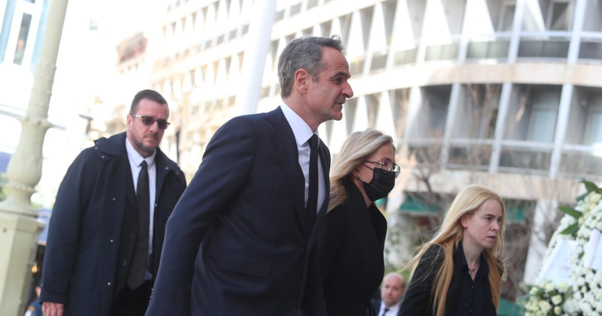 Κηδεία-Ελένης-Γλύκατζη-–-Αρβελέρ:-Στη-Μητρόπολη-Αθηνών-η-σορός-της-για-την-εξόδιο-ακολουθία