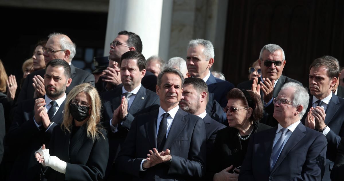 Κηδεία-Ελένης-Γλύκατζη-–-Αρβελέρ:-Ολοκληρώθηκε-η-εξόδιος-ακολουθία-στη-Μητρόπολη-Αθηνών