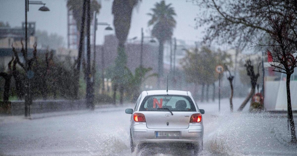 Καιρός-–-Καλλιάνος:-mέχρι-τα-μεσάνυχτα-οι-βροχές-και-καταιγίδες-στην-Αττική,-τα-πιο-έντονα-φαινόμενα-θα-έχουν-μικρότερη-διάρκεια