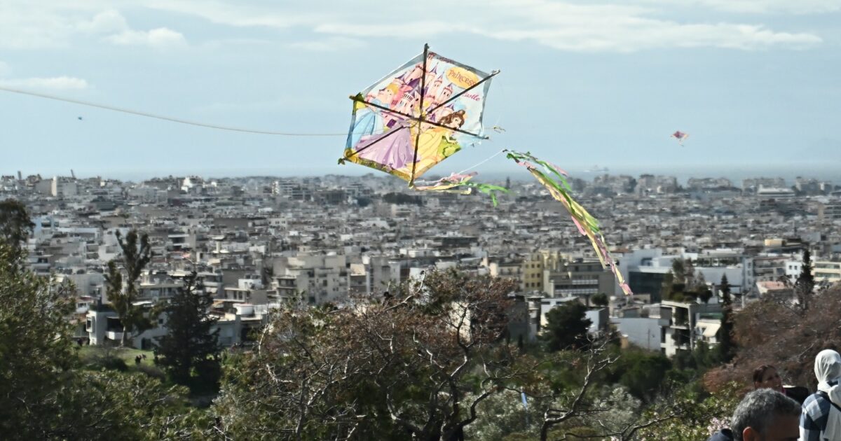 ΑΔΜΗΕ:-Τι-πρέπει-να-μην-κάνεις-εάν-μπλεχτεί-σε-καλώδια-ο-χαρταετός