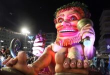 Πατρινό-Καρναβάλι-2026:-Φαντασμαγορική-πρεμιέρα-με-τη-νυχτερινή-παρέλαση-των-αρμάτων